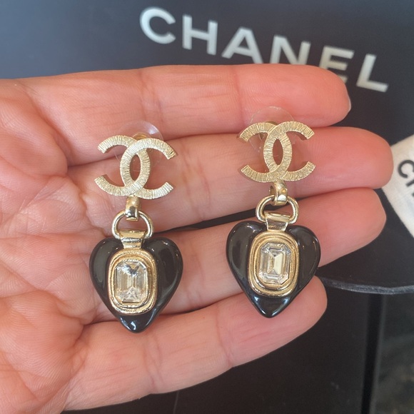 Authentic Chanel logo earrings - Picture 2 of 5